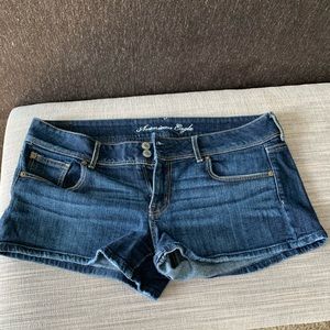 American Eagle shortie blue denim shorts